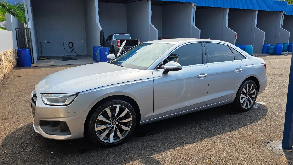 AUDI A4 2021