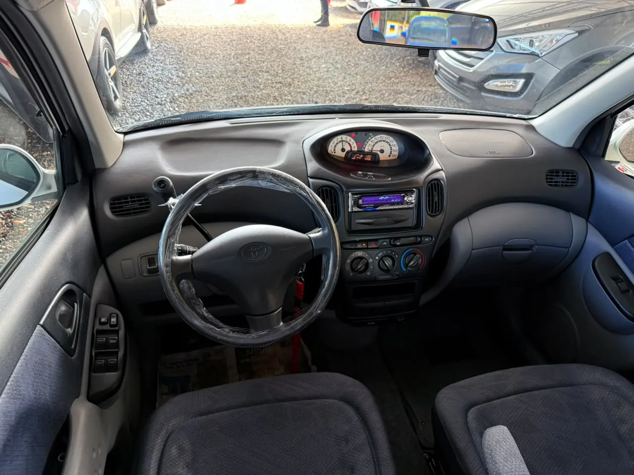 TOYOTA FUNCARGO 2004, imagen 4
