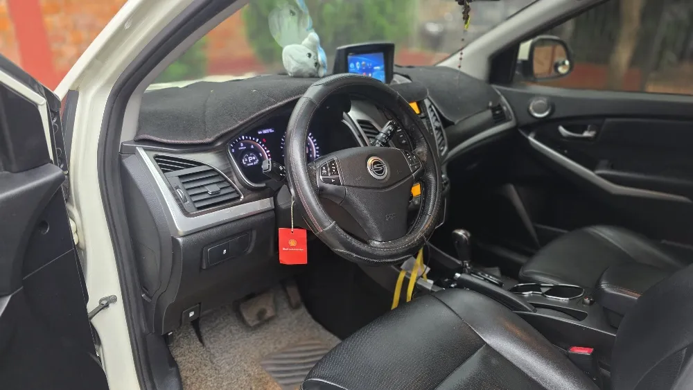 SSANGYONG KORANDO 2014, imagen 5