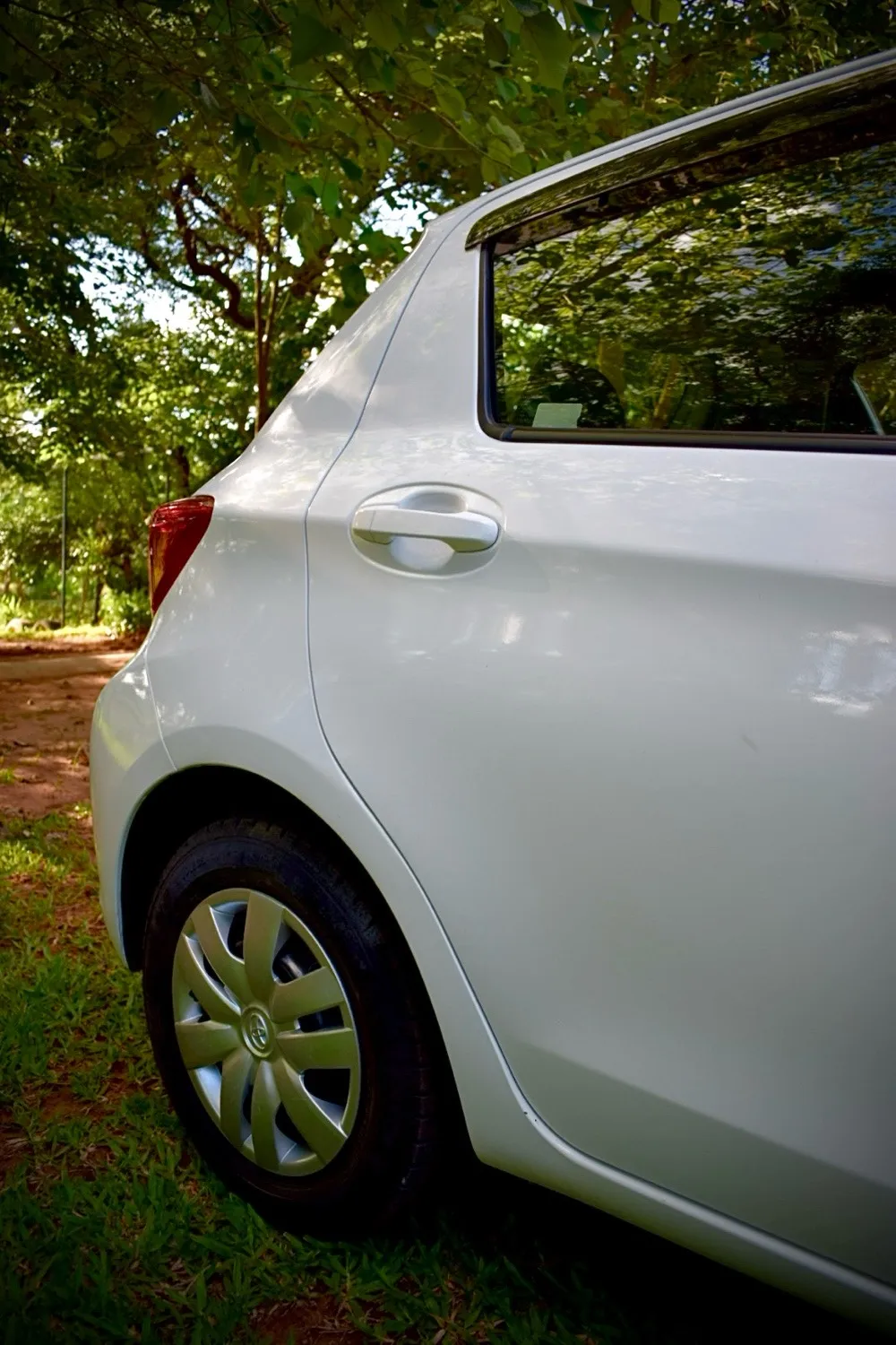 TOYOTA NEW VITZ 2015, imagen 3