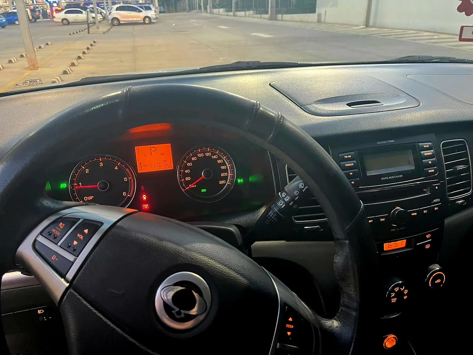 SSANGYONG KORANDO 2011, imagen 8