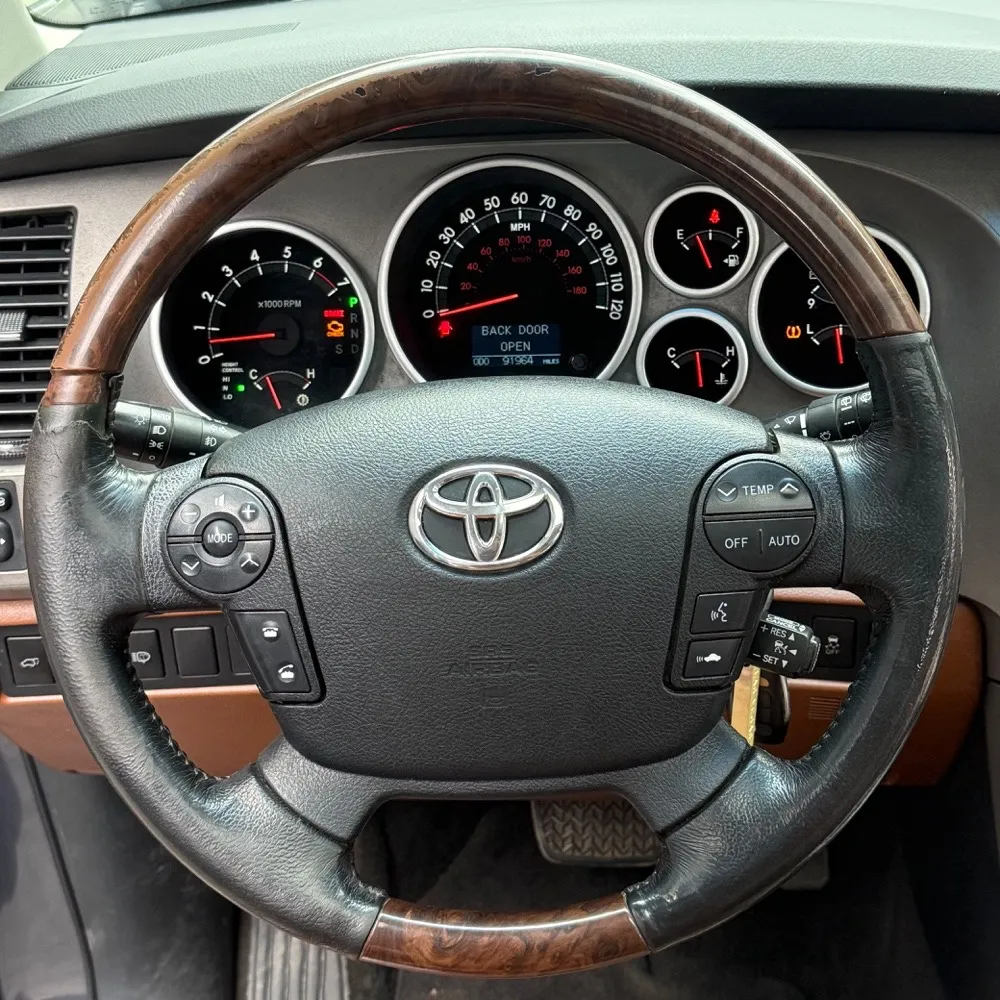 TOYOTA SEQUOIA 2010, imagen 6