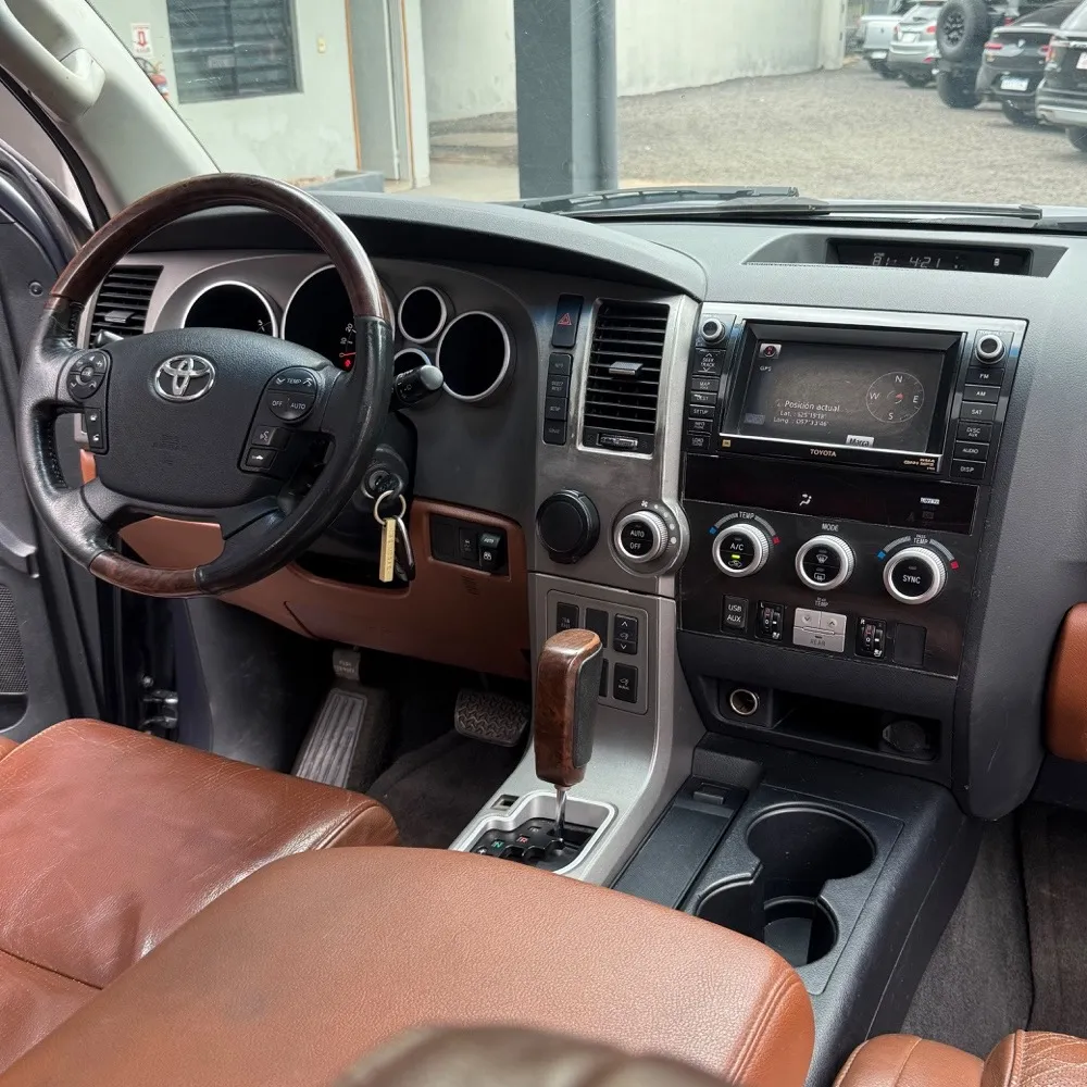 TOYOTA SEQUOIA 2010, imagen 5