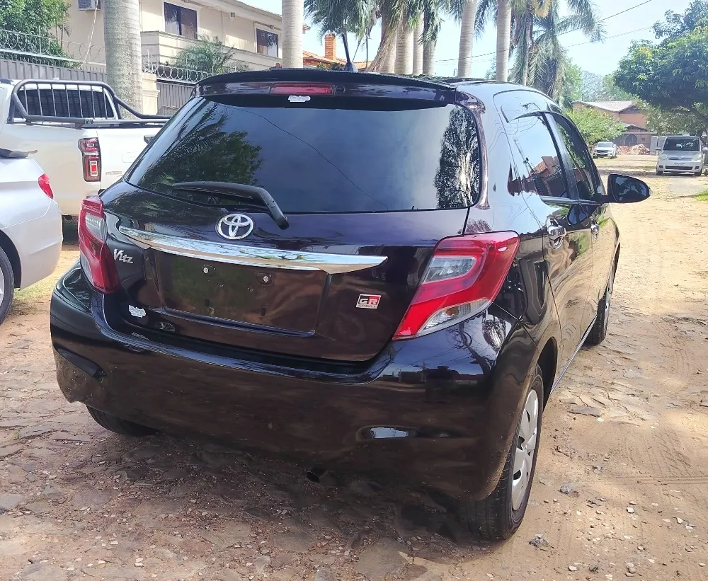 TOYOTA VITZ 2016, imagen 3