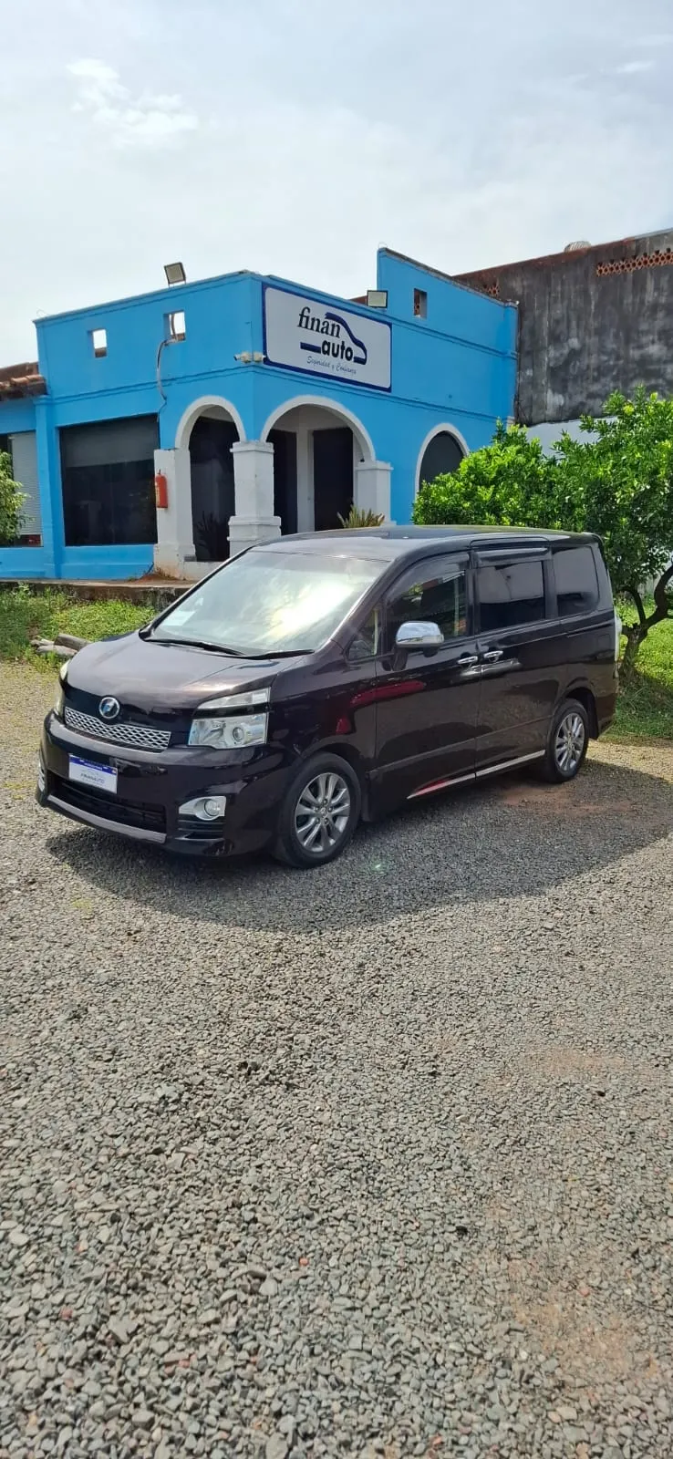 TOYOTA VOXY 2012