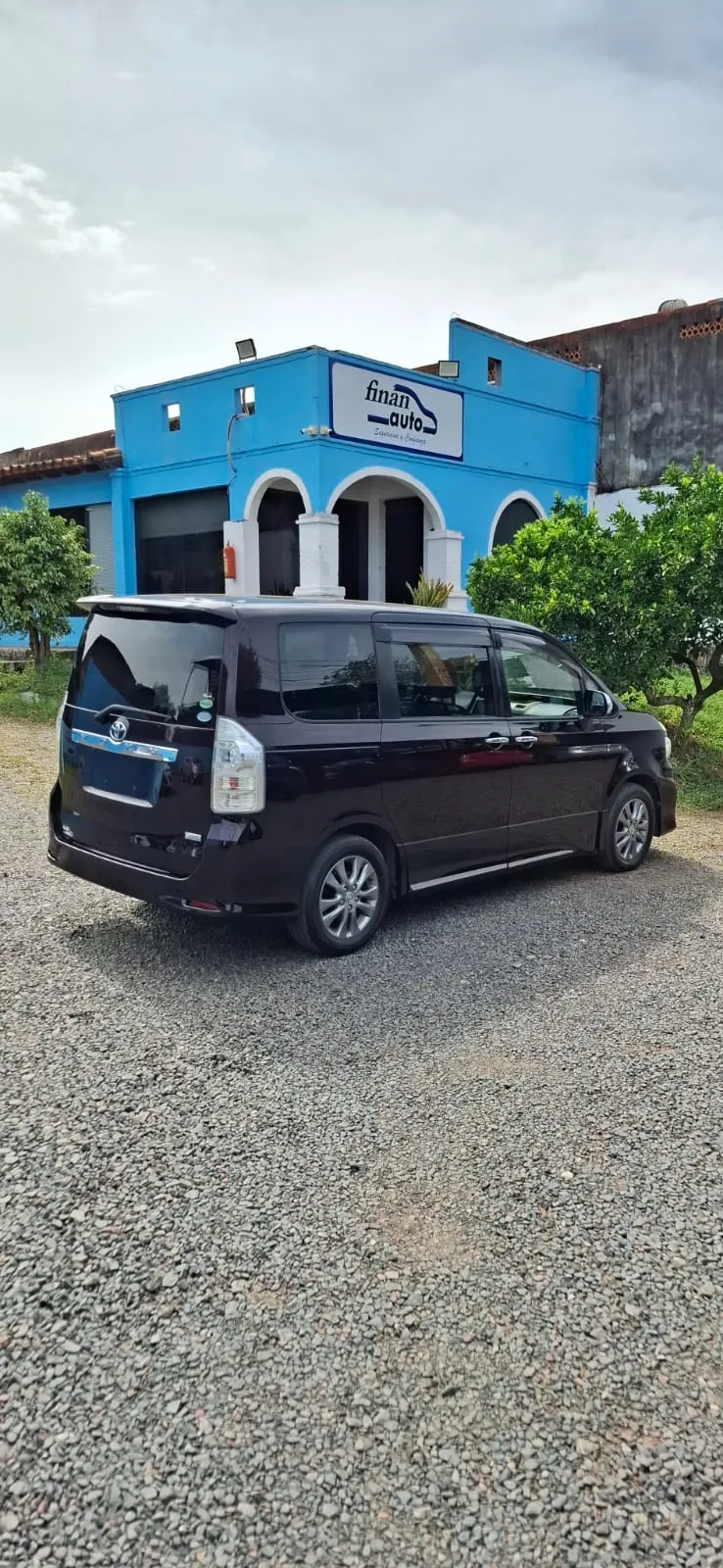 TOYOTA VOXY 2012, imagen 2