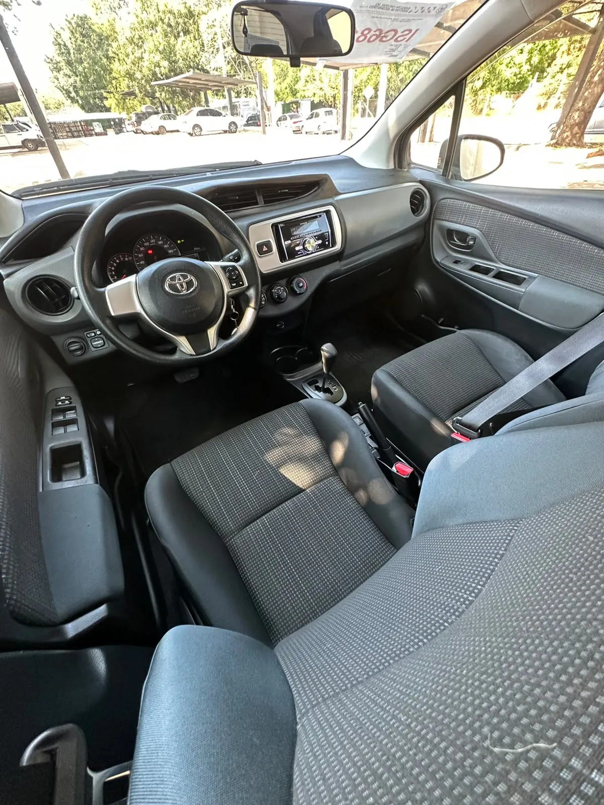 TOYOTA VITZ 2014, imagen 4