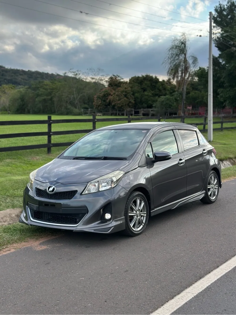 TOYOTA NEW VITZ 2011, imagen 3