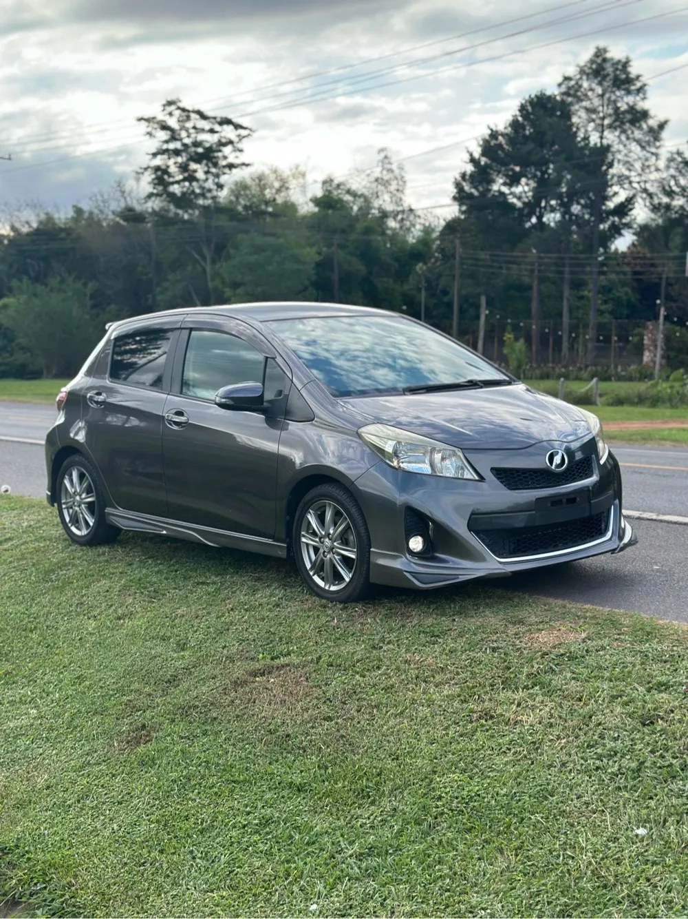 TOYOTA NEW VITZ 2011, imagen 2