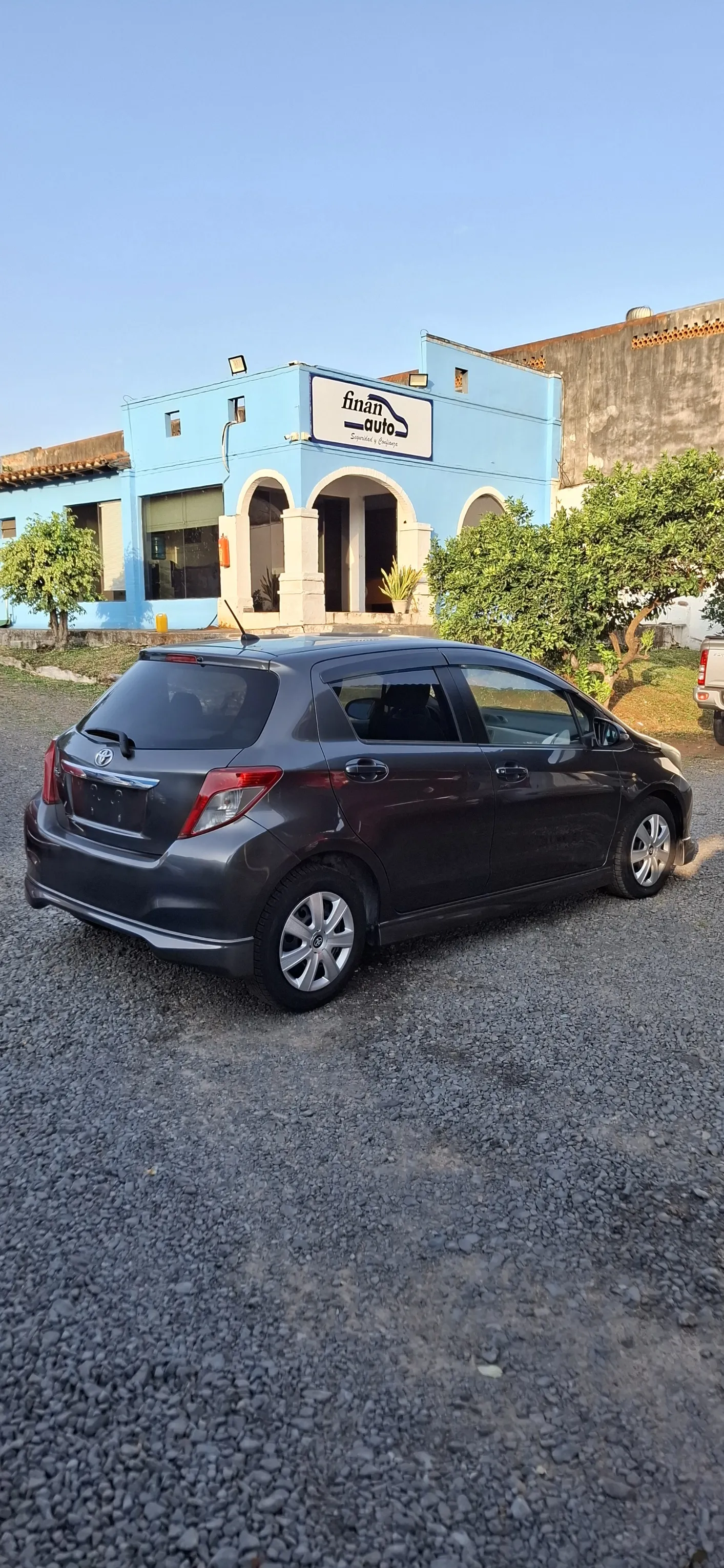 TOYOTA VITZ 2010, imagen 2