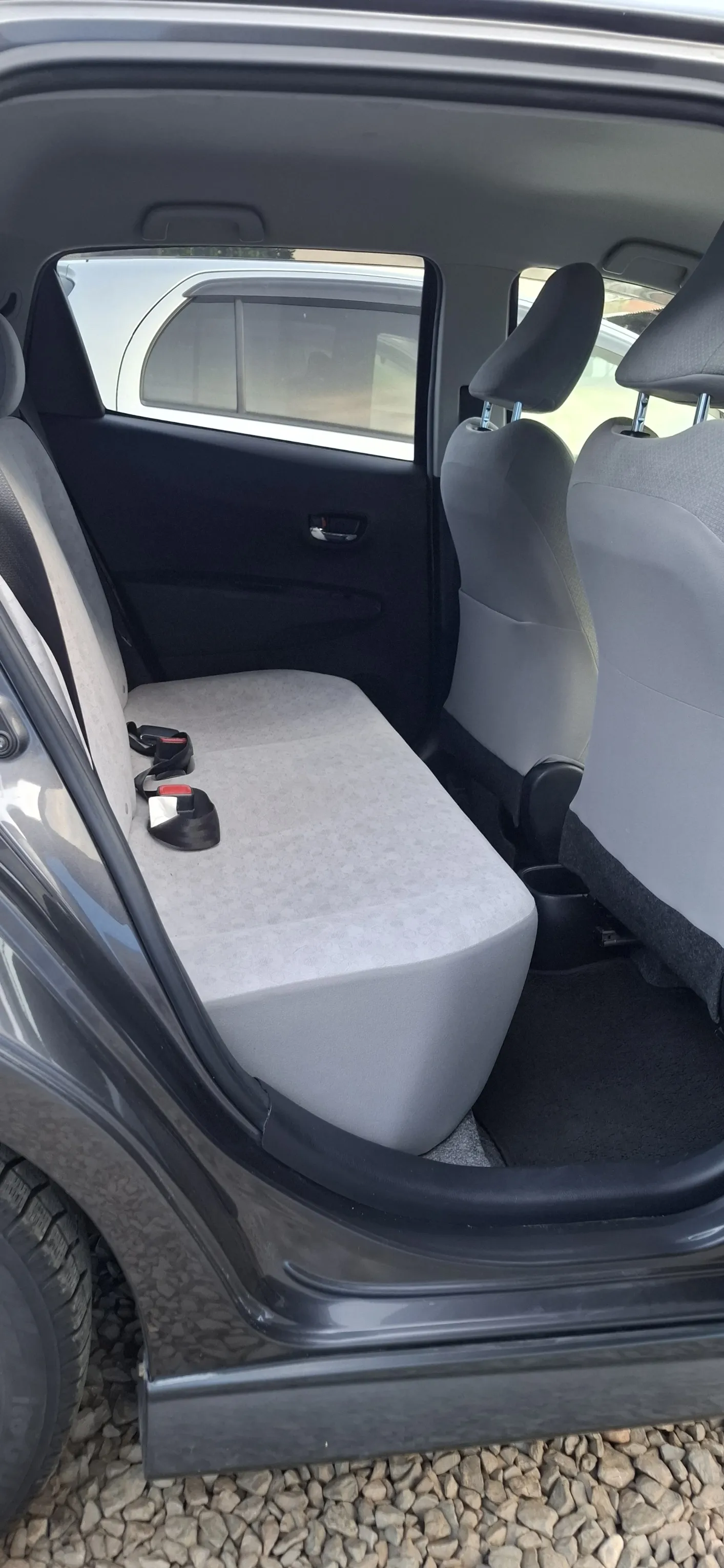 TOYOTA VITZ 2010, imagen 5