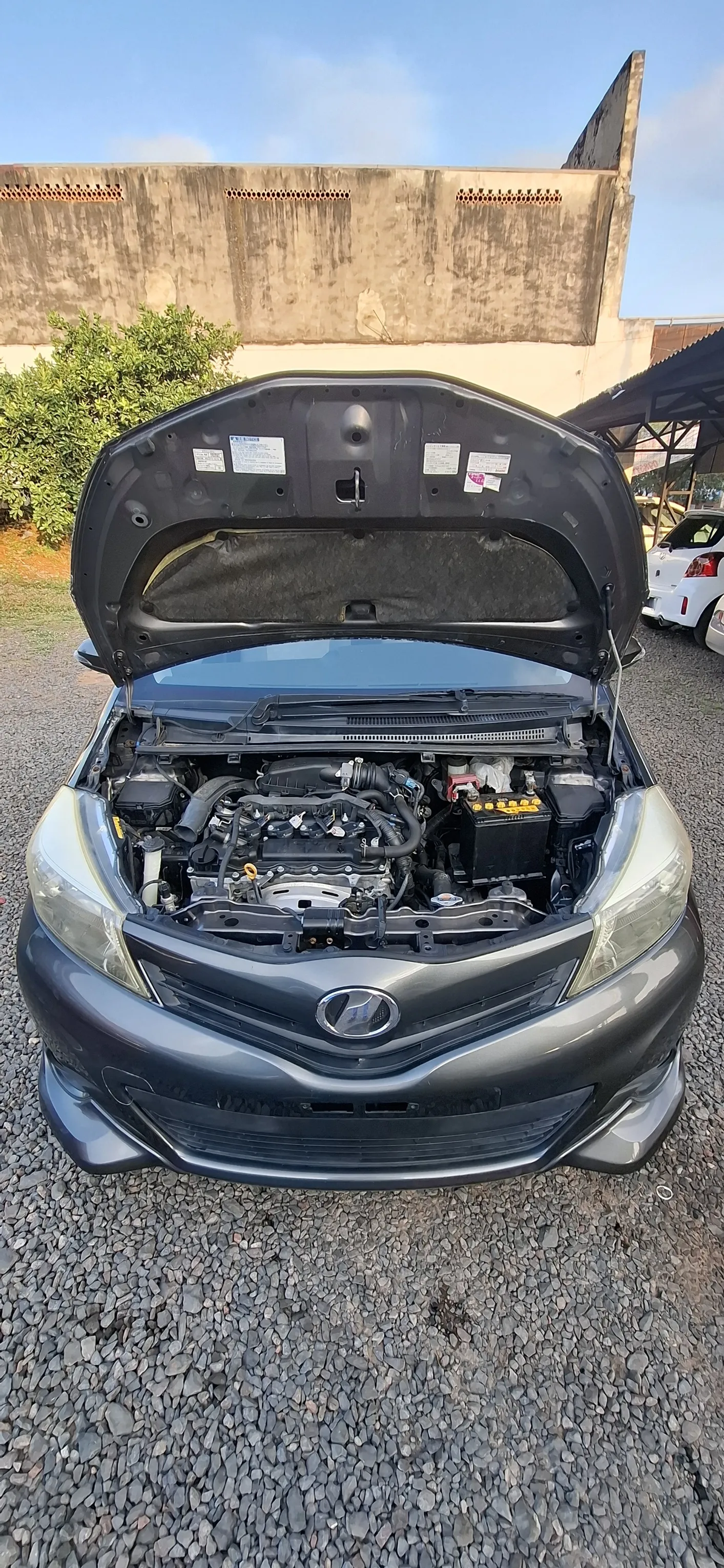 TOYOTA VITZ 2010, imagen 8