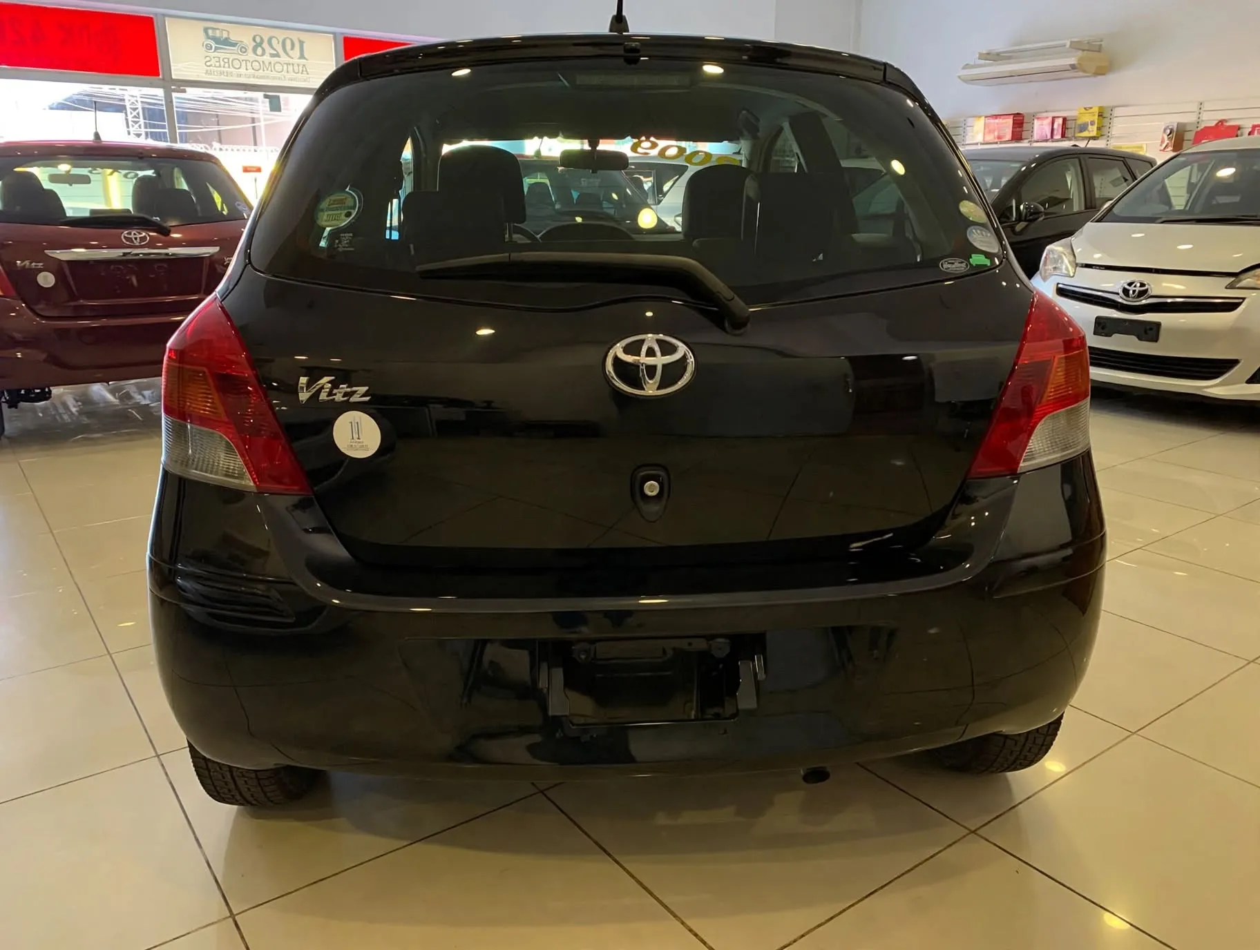 TOYOTA VITZ 2009, imagen 2