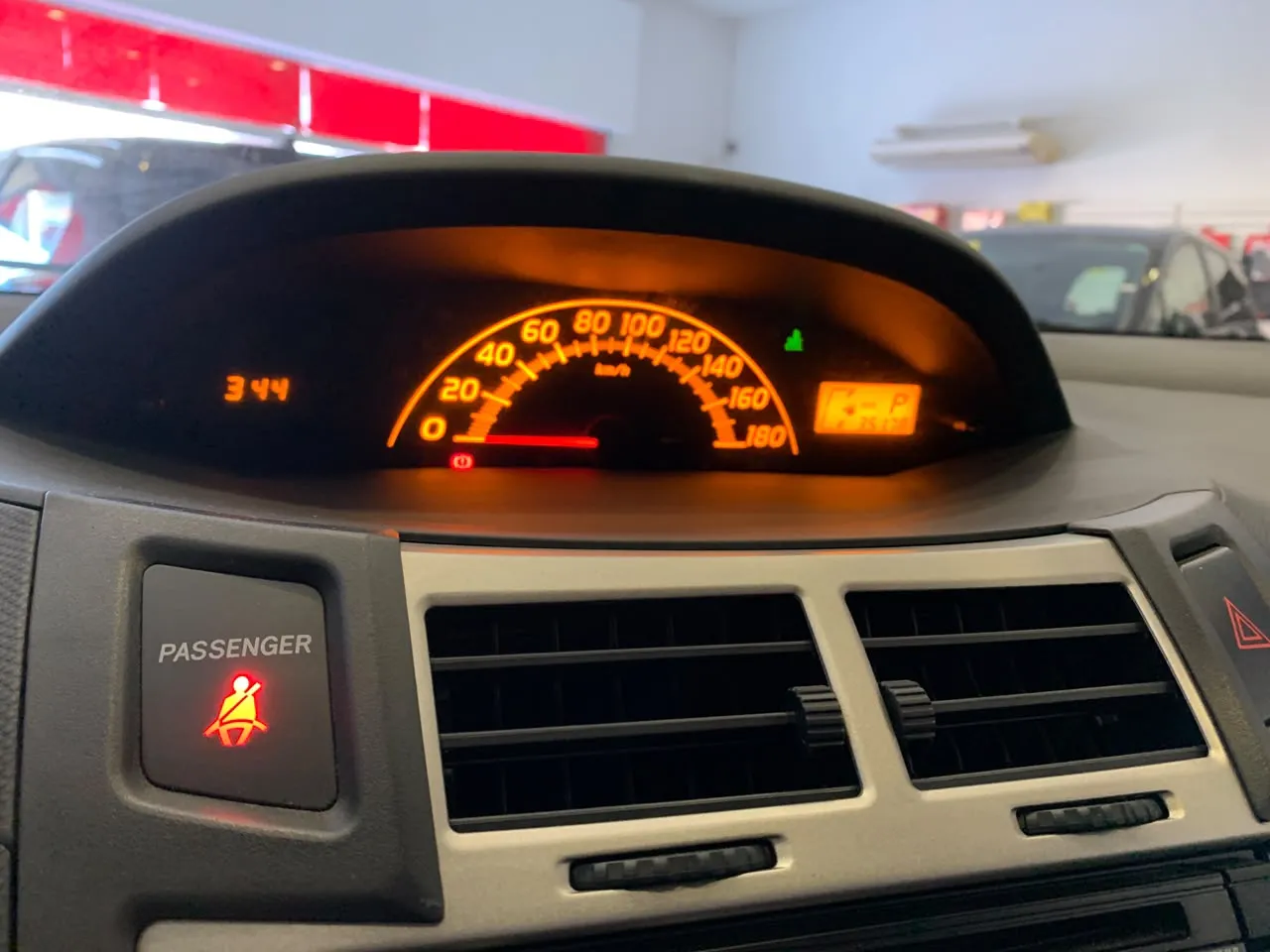 TOYOTA VITZ 2009, imagen 5