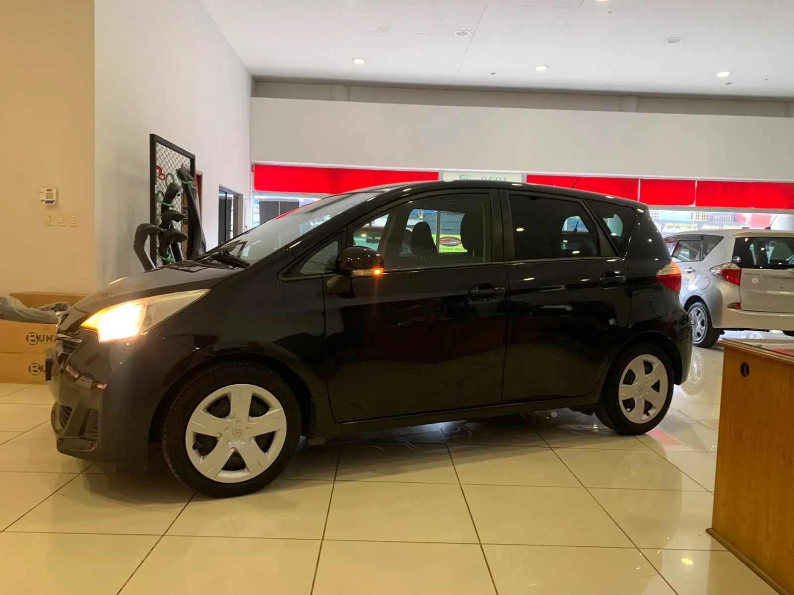 TOYOTA RACTIS 2014, imagen 3
