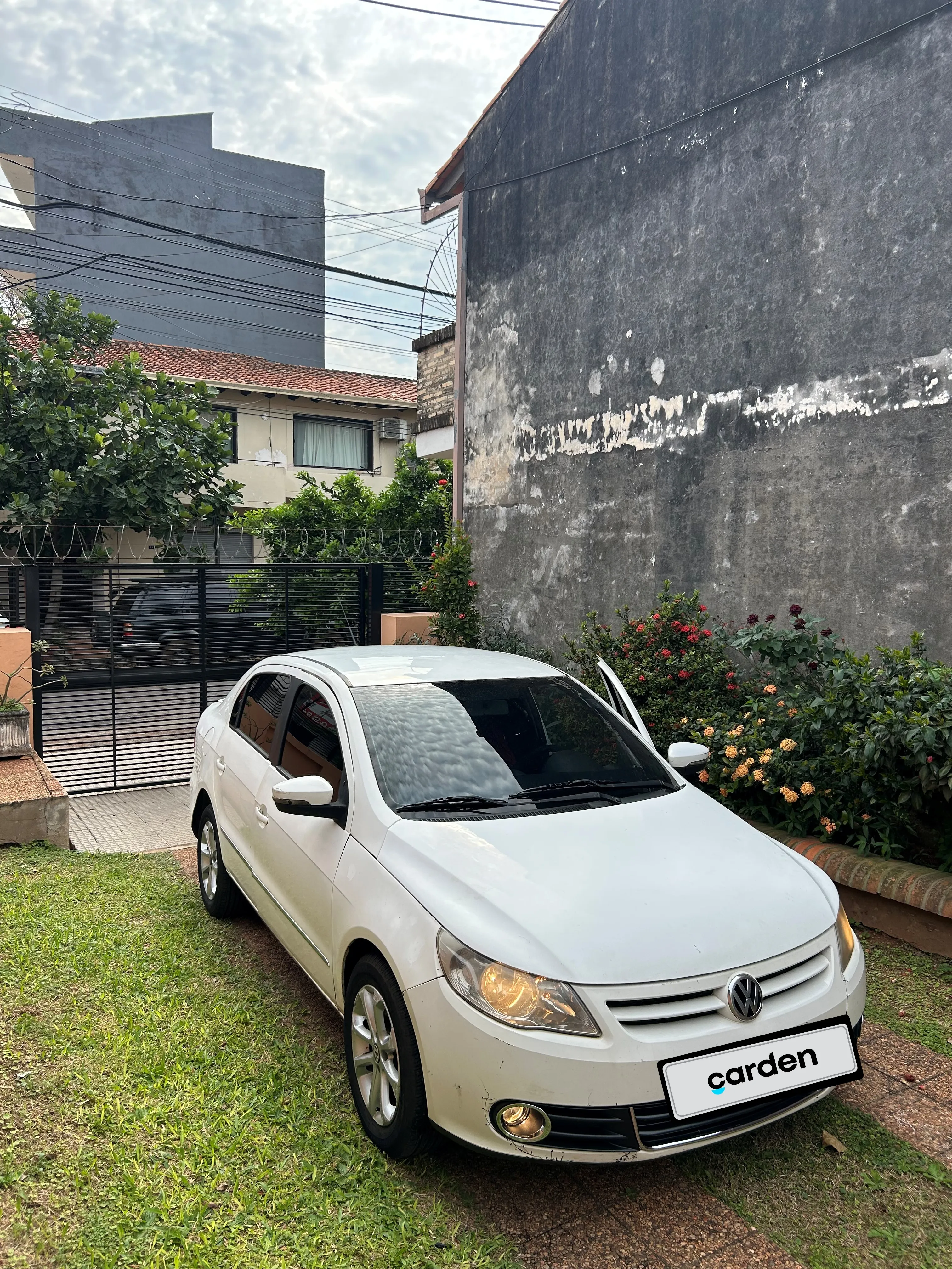 VOLKSWAGEN GOL SEDAN 2012, imagen 4