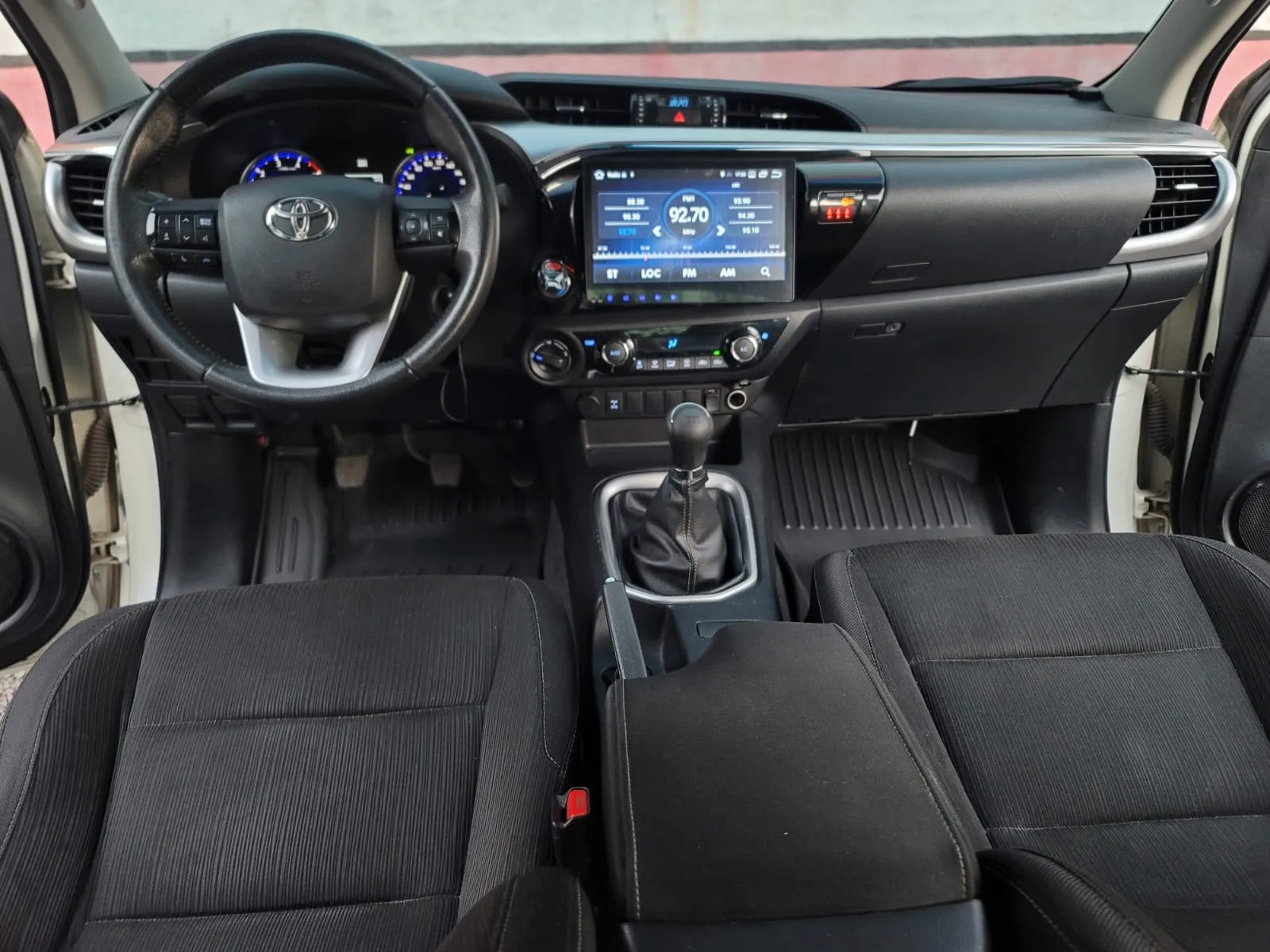 TOYOTA HILUX 2016, imagen 2